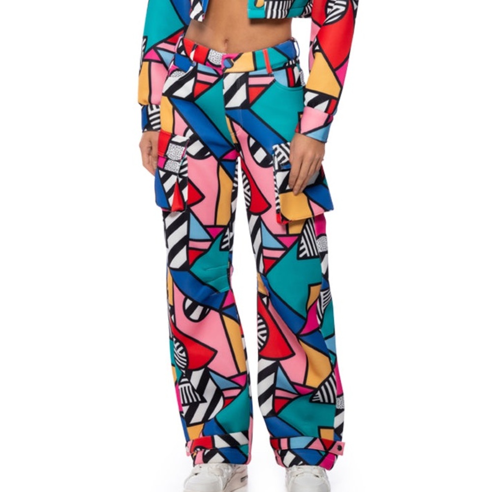 AKIRA Vibrant Geometric Print Pants